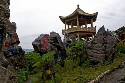 景區(qū)收費(fèi)爭議 當(dāng)“連空氣都要收錢”成為游客吐槽熱點(diǎn)